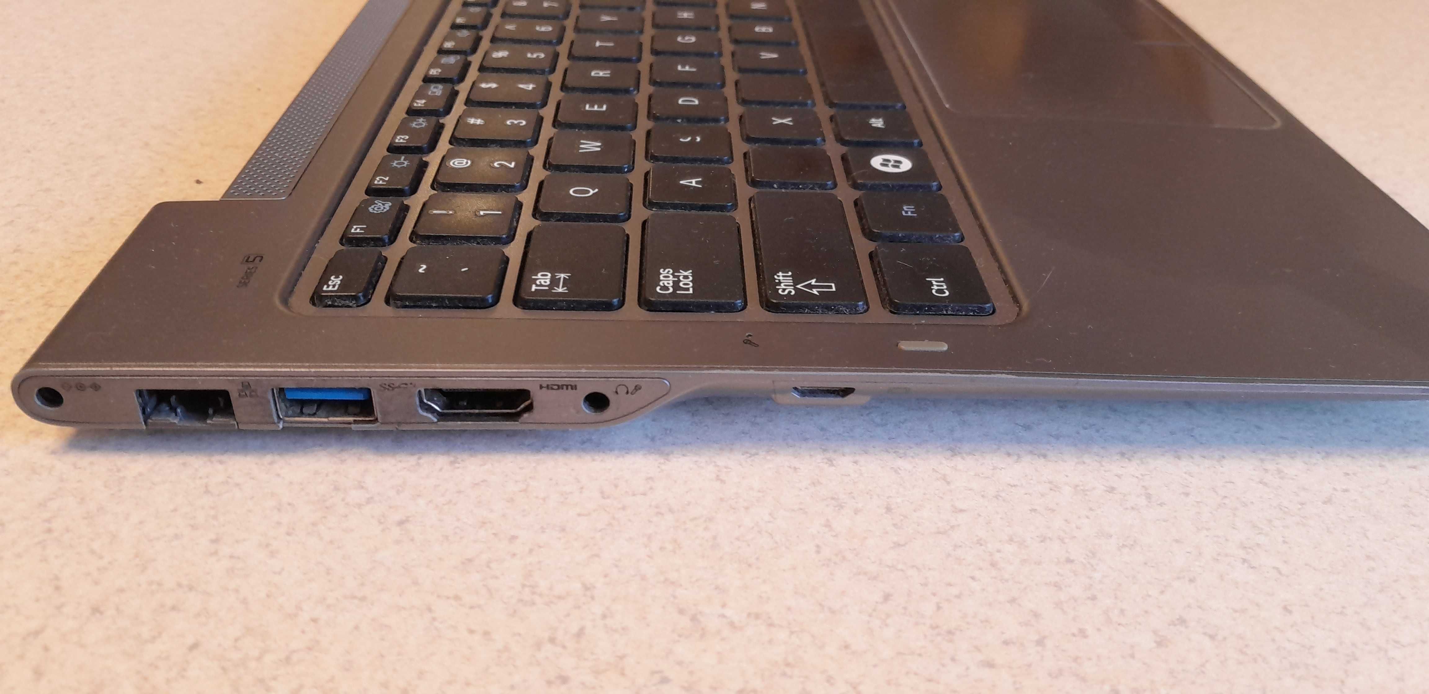 Laptop Samsung NP535U3C, AMD A6-4455M,  RAM 4GB, HDD 500 GB