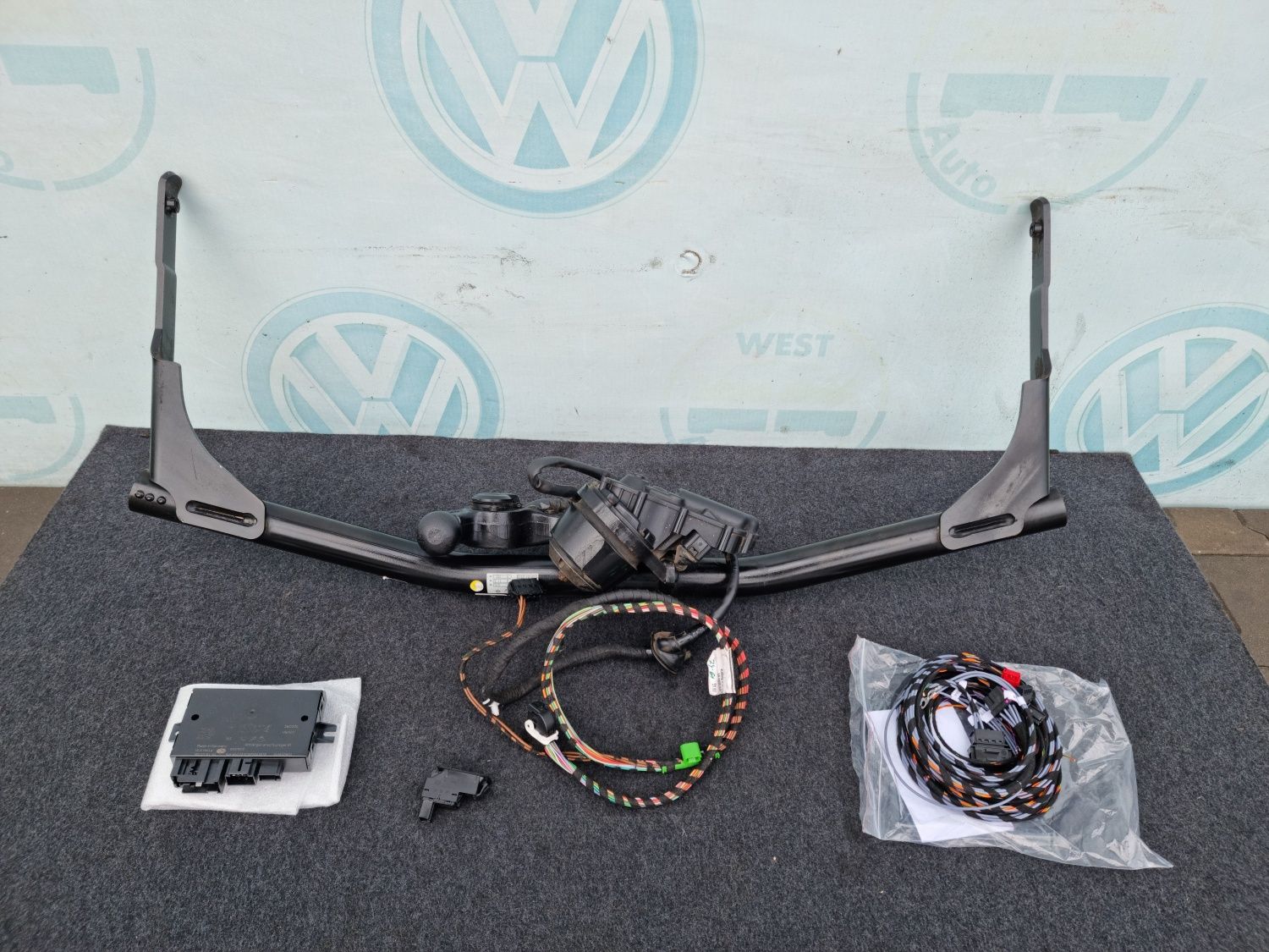 VW Passat b8 Електро фаркоп  Комплект форкопа