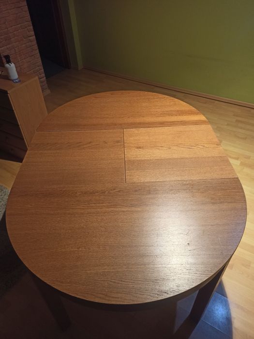 Okrągły stół rozkładany
