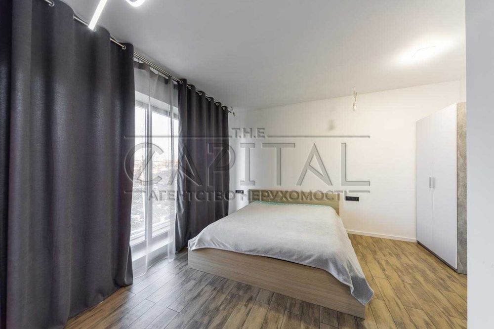 Продаж Дуплекс, Солом'янський район, пл. Шевченка, 180 м2