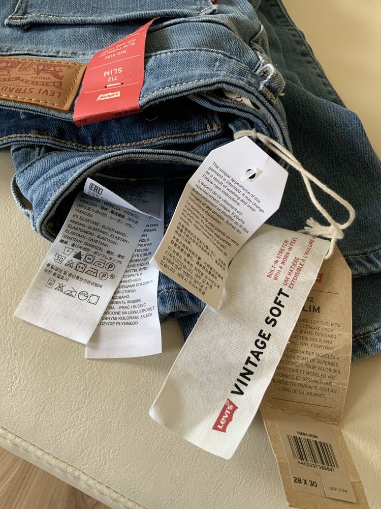 Spodnie Levi’s z metką