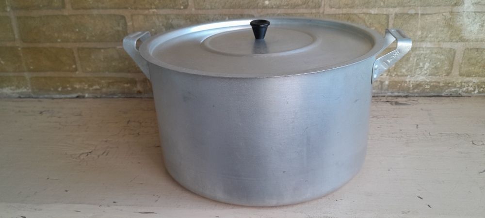 На 8л алюмінієва каструля