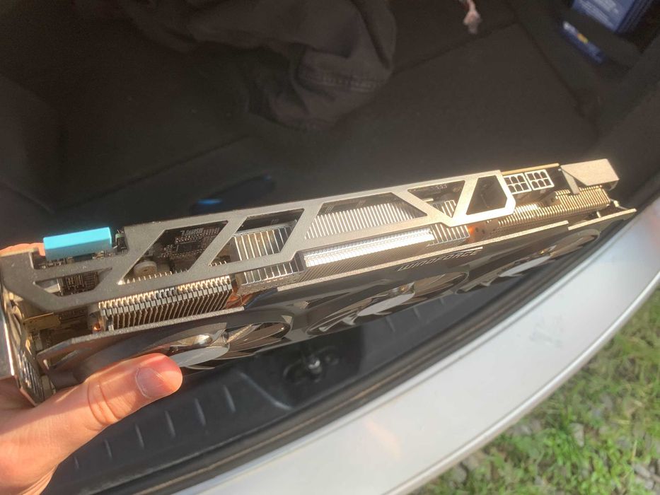 GIGABYTE R9 270X WindForce 2GB