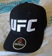 czapkę z daszkiem firmy Reebok UFC