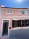 Arrenda-se apartamento T1+1 na Ajuda, remodelado.