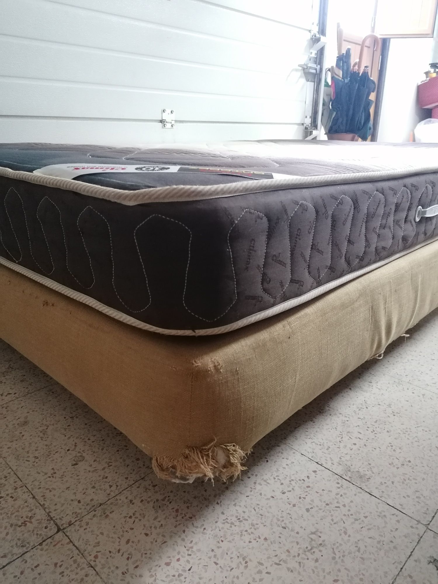 Cama base de casal sem colchão possibilidade de entrega