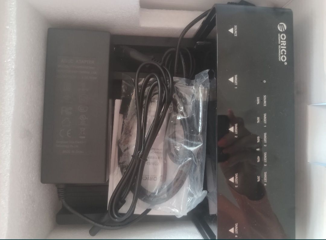 Stacja dokująca 5 kieszeni orico HDD SSD 2,5. 3,5 cala