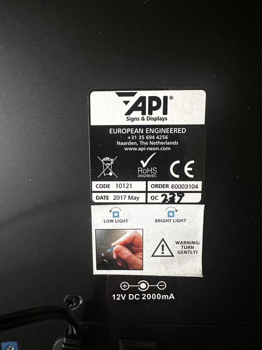 Reclamo luminoso Cubanisto