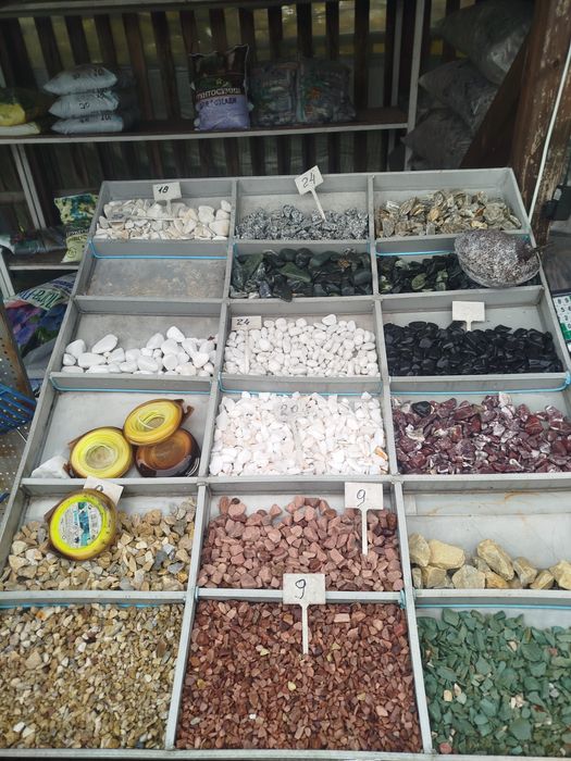 Каміння різних видів, фракцій. Галька біла. Працюємо під замовлення