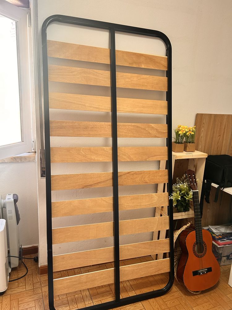 Estrado de cama de solteiro