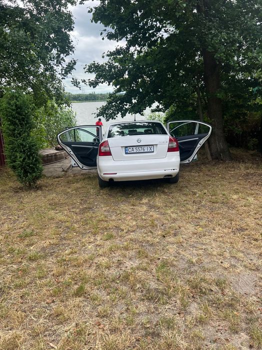 Шкода Octavia  1.6 TDI