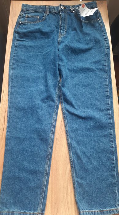 Jeansy damskie z wysokim stanem