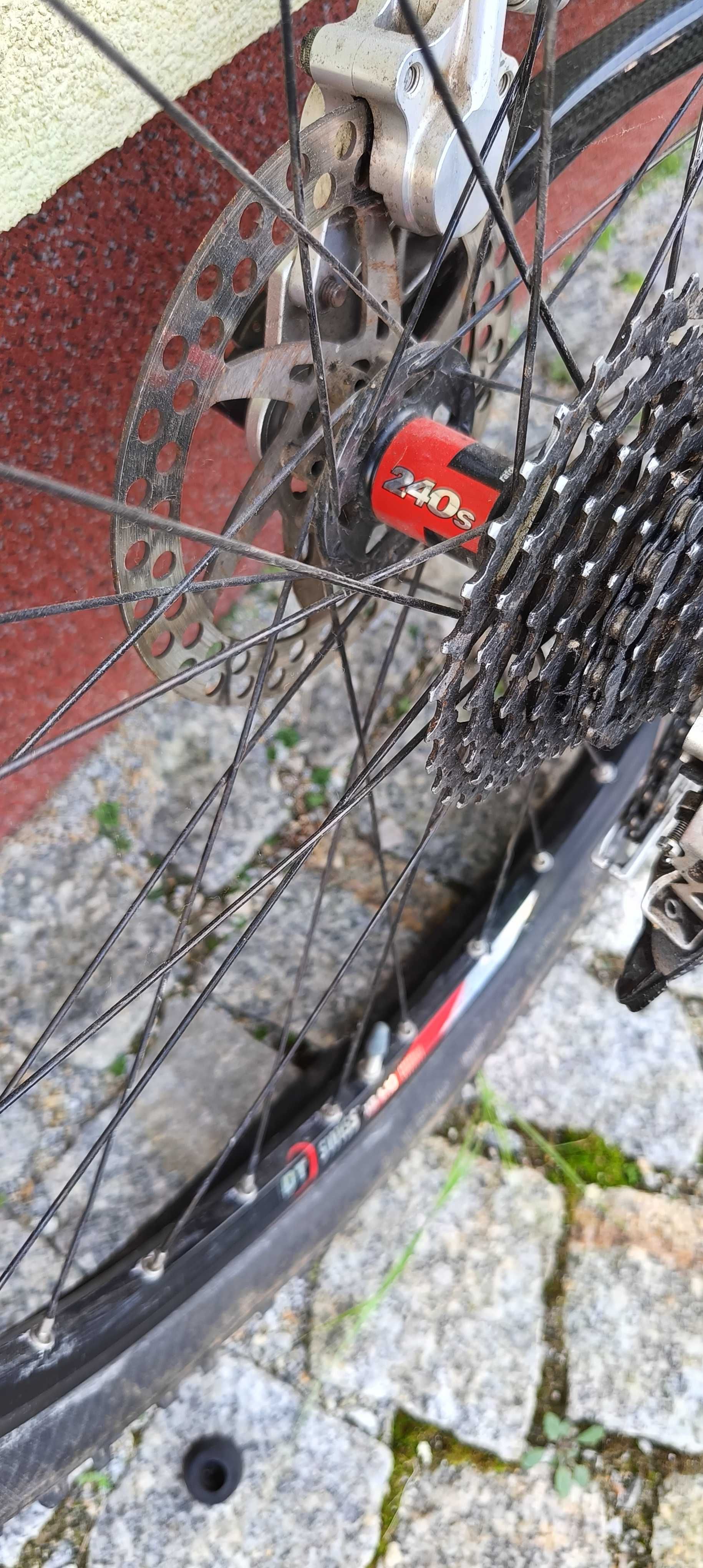 Rotwild carbon, Fox, DT Swiss 240s, HOPE, Sram X0, Race Face -dawca
