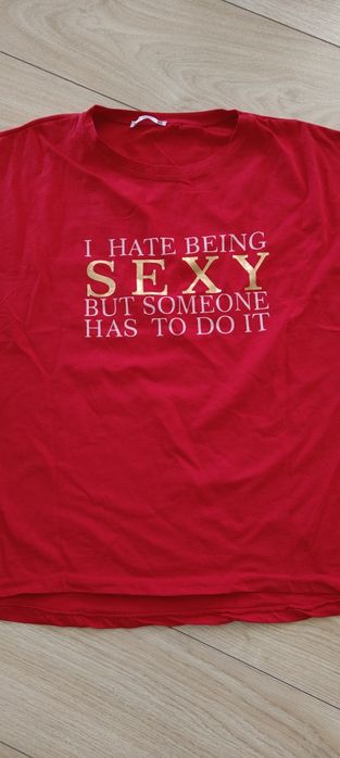 T-shirt damski czerwony.