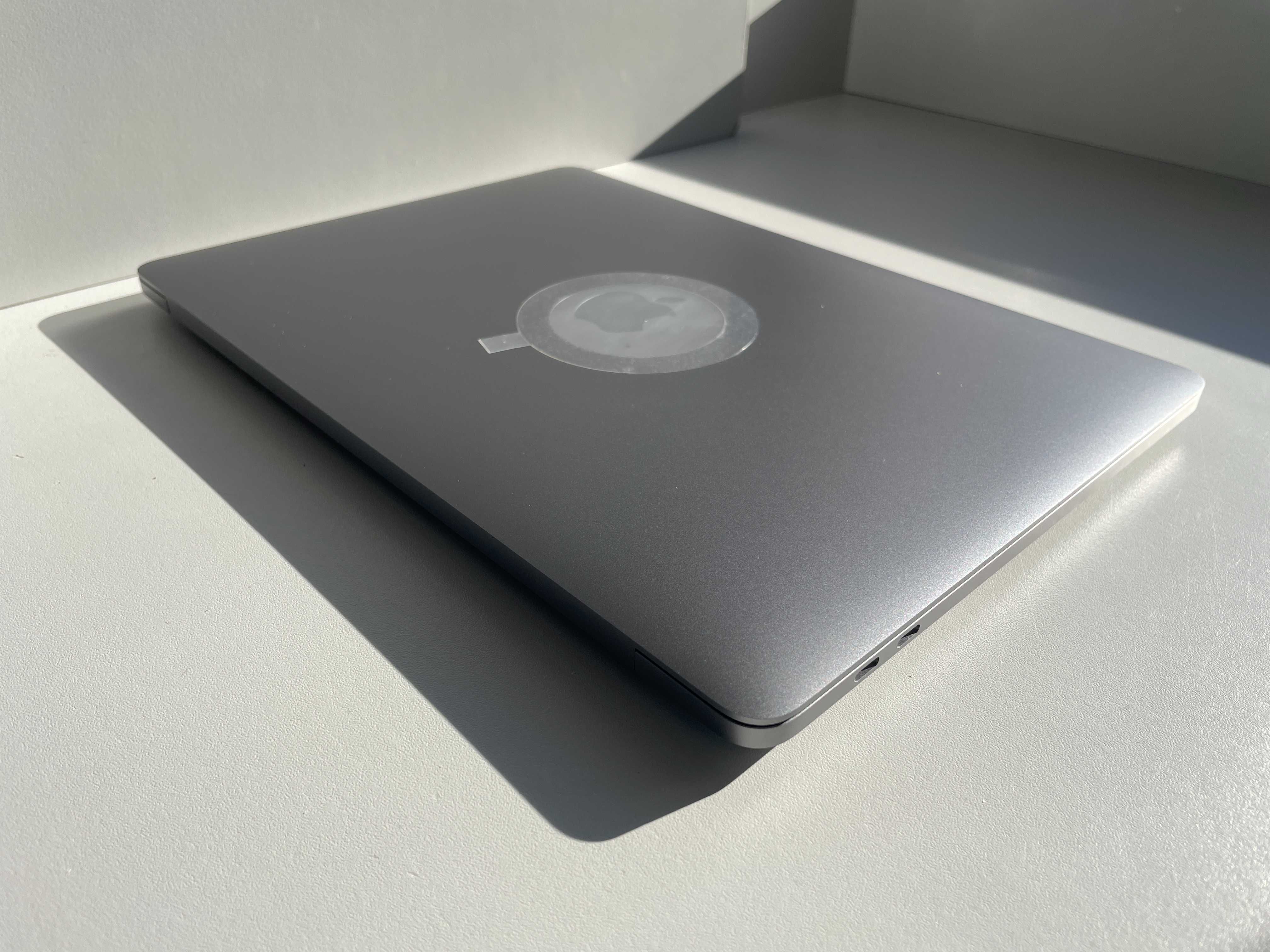 MacBook Pro 13 M2 2023 16 gb Гарантия Apple Care+ 1.12.2025 Цена 920$