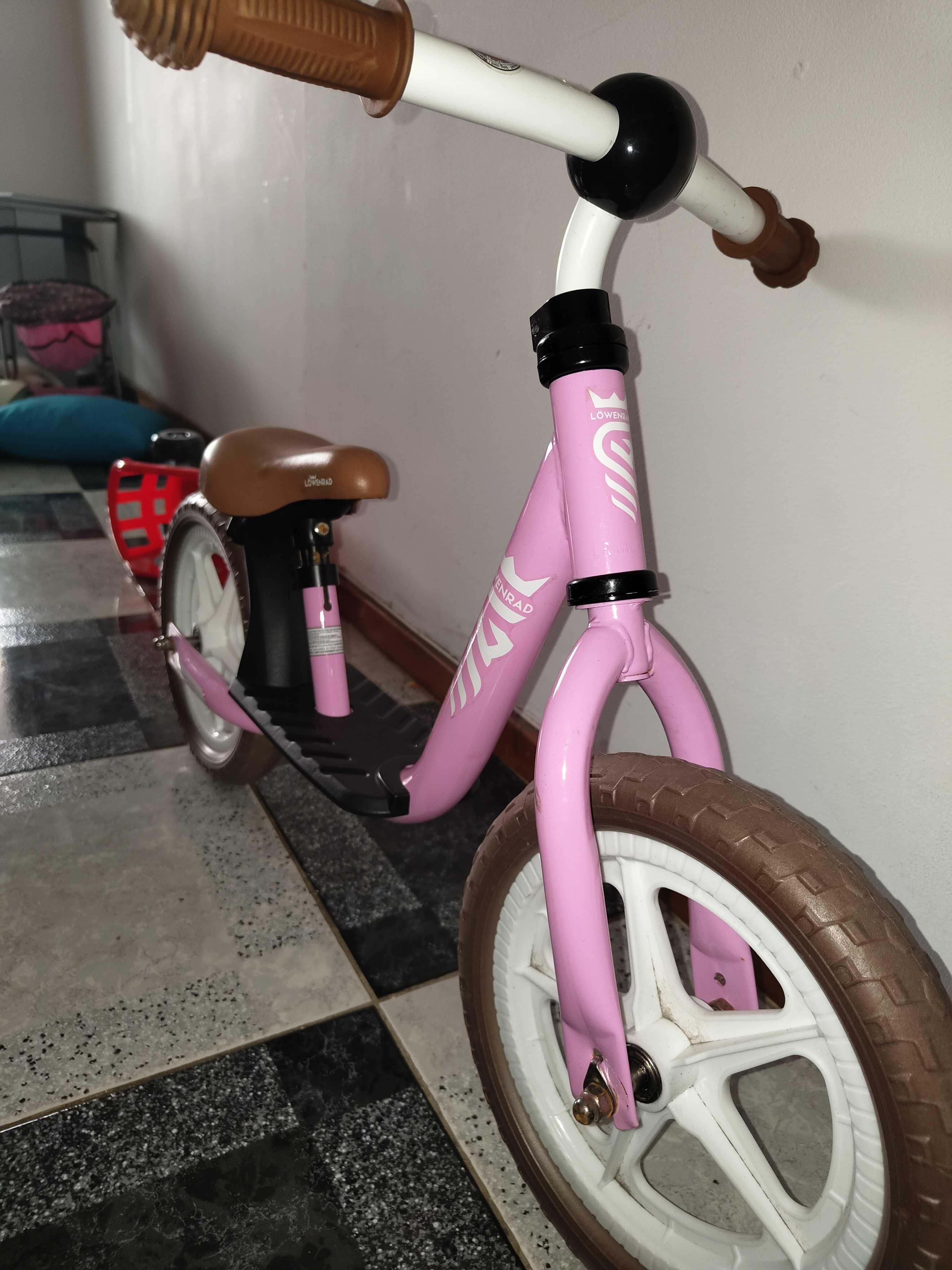 Bicicleta de iniciação de criança