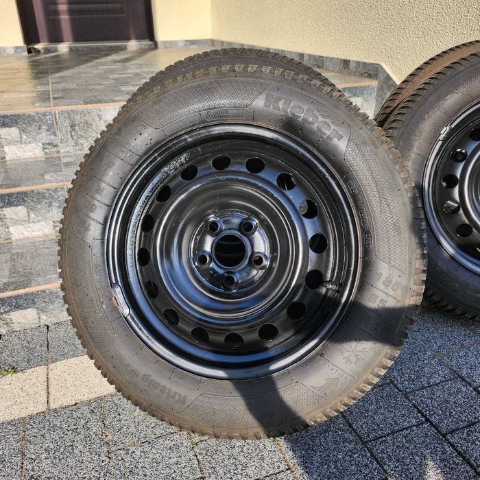 Koła zimowe 15 Toyota Yaris (2022) - felgi stalowe + opony