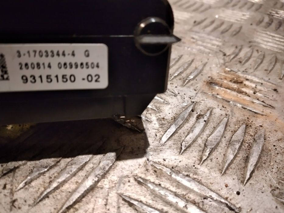 Bmw x3 x4 f25 f26 skrzynka bezpiecznikow