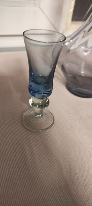 Графін для горілки і рюмка,вінтаж з голубого стікла