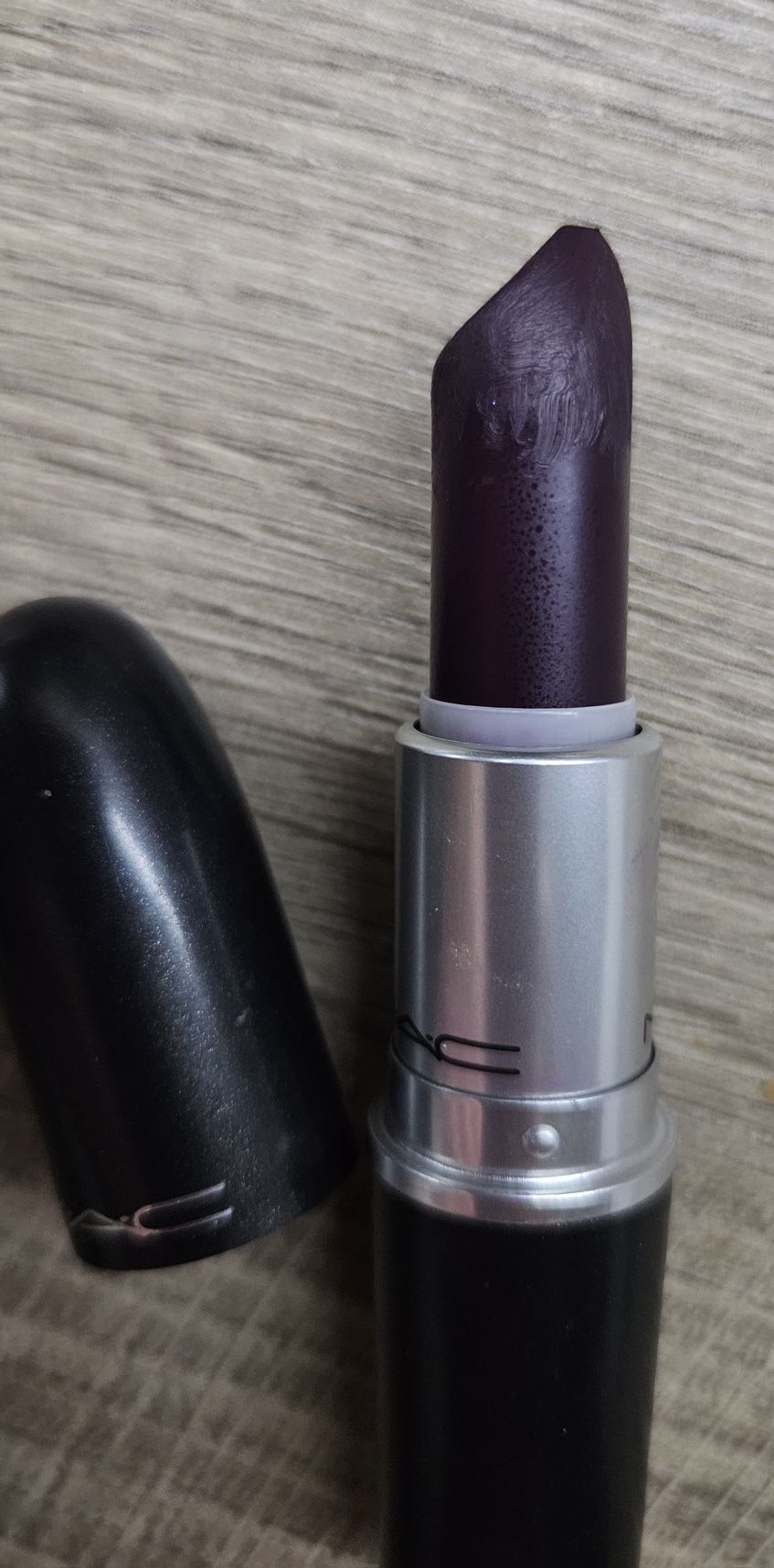 Mac instigator makijaż szminka