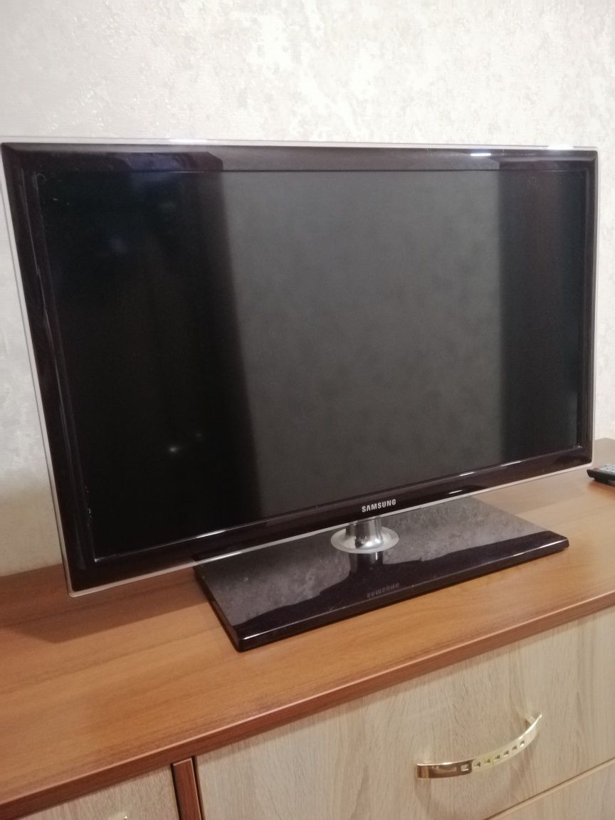 Продам телевизор Samsung 32"