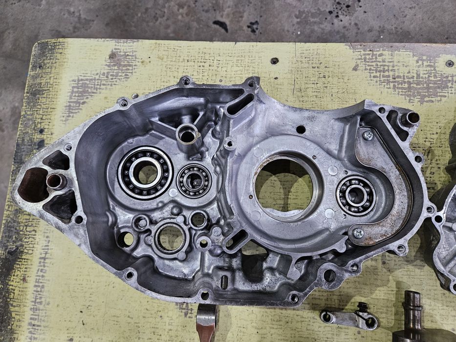 Suzuki LTZ DRZ 400 części, karter, dekiel, magneto, wał czujnik biegów