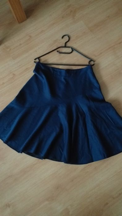 Spódnica Hugo Boss 12 40 granatowa do kolan trapezowa