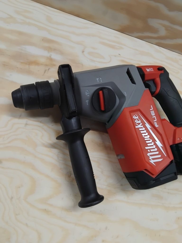 Milwaukee m18 ONEFHX Młotowiertarka  z baterią 5,5Ah