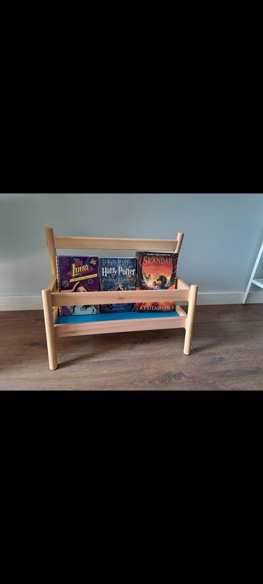 Vendo porta livros infantil para o chão.