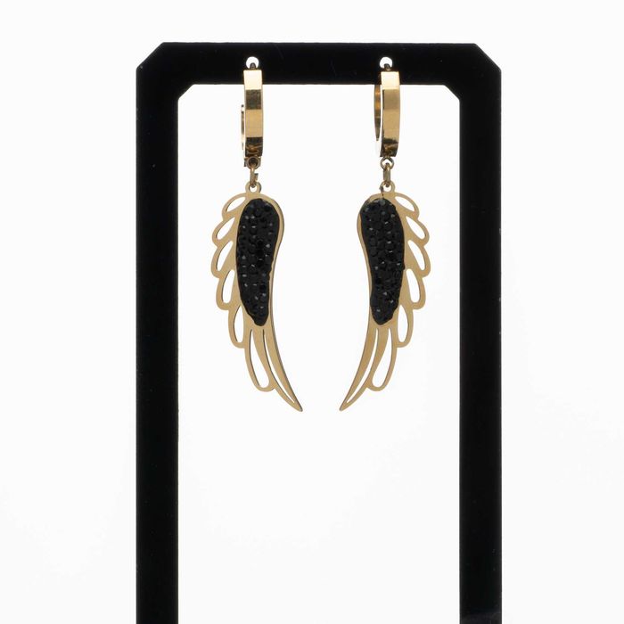 Kolczyki wykonane z stali szlachetnej