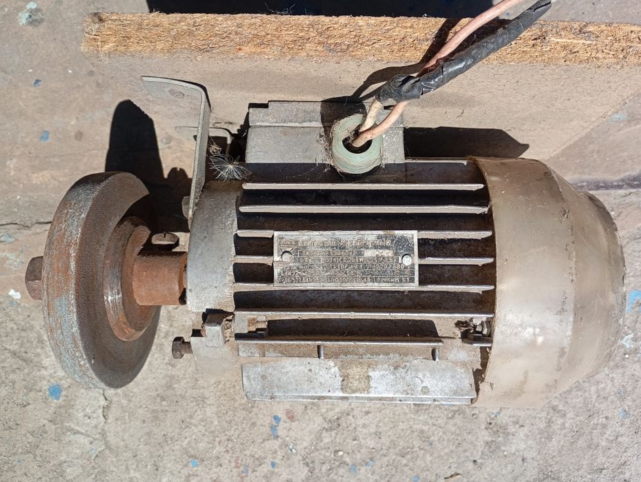 Двигун асінхронний в робочому стані