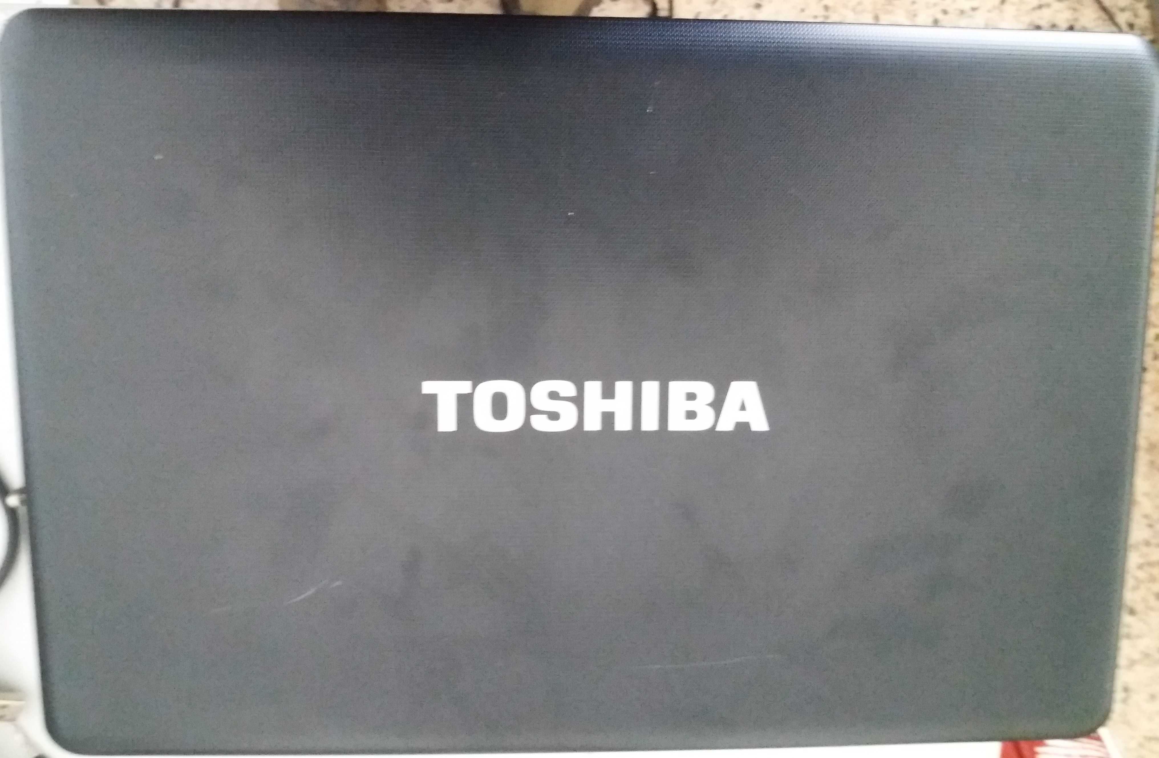 Portátil Toshiba Satellite C660D-1C7 em excelente estado