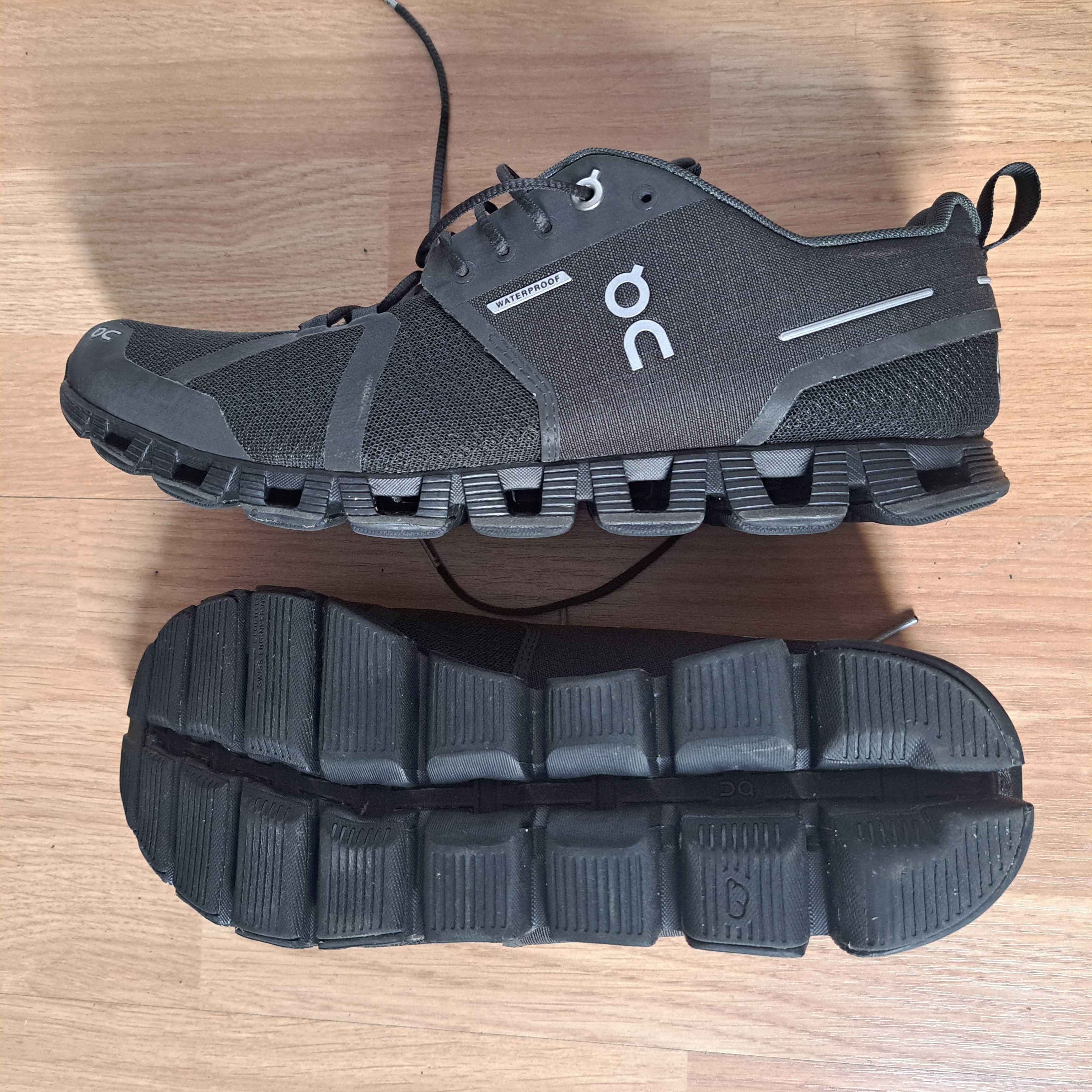 ON Cloud Waterproof rozmiar EU 45, UK 10.5, US 10 All Black