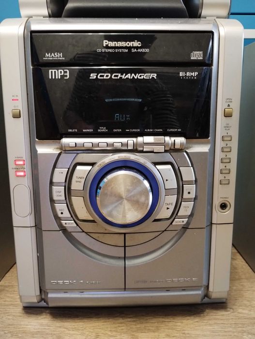 Мощный 500 Вт муз центр с сабвуфером ( Блютуз / AUX / MP3 / CD )