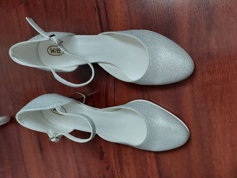 Eleganckie buty r.39