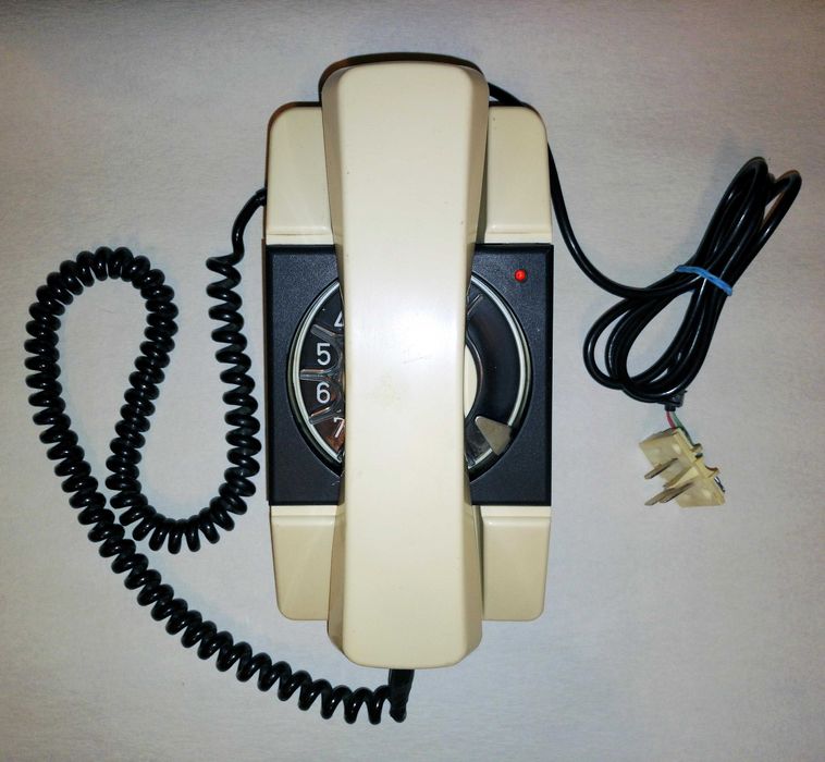 Stary telefon stacjonarny Telkom RWT Bartek T9/J beżowy PRL