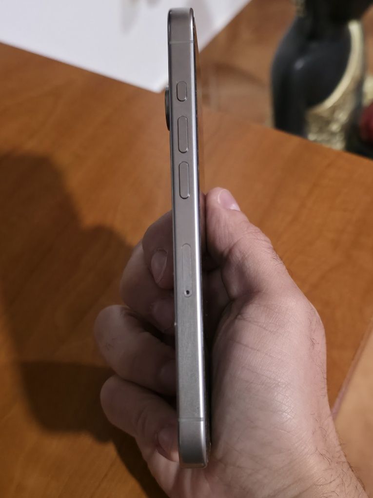 Iphone 15 Pro 256GB como novo + caixa e carregador original