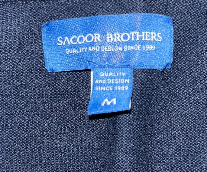 Vendo Cardigan Com Botões Sacoor.