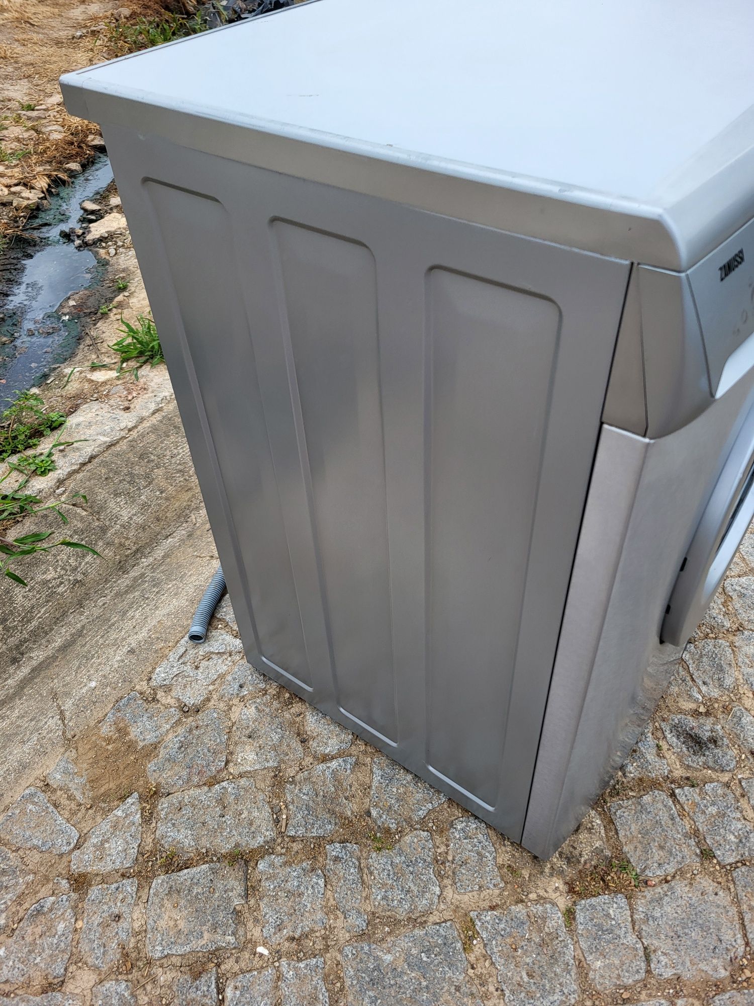 Máquina de lavar roupa Zanussi de 7 kg em INOX com entrega e garantia