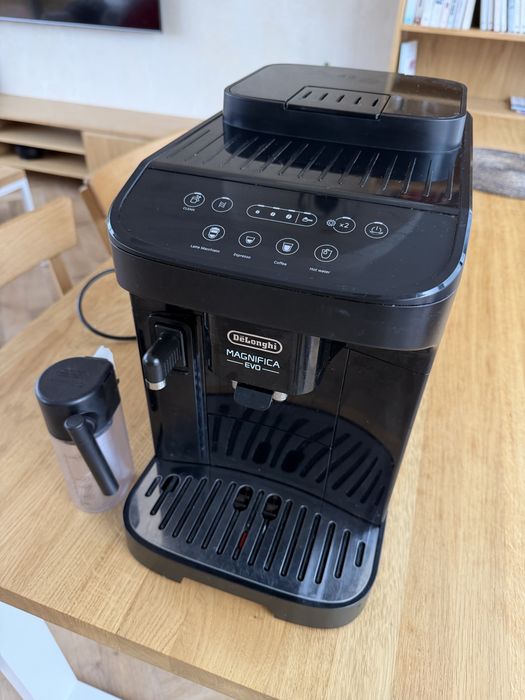 Ekspres De’Longhi magnifica evo