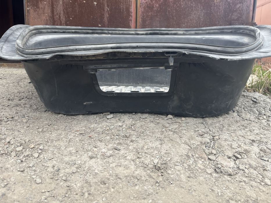 Корито,підкапотний бокс Tesla Model 3