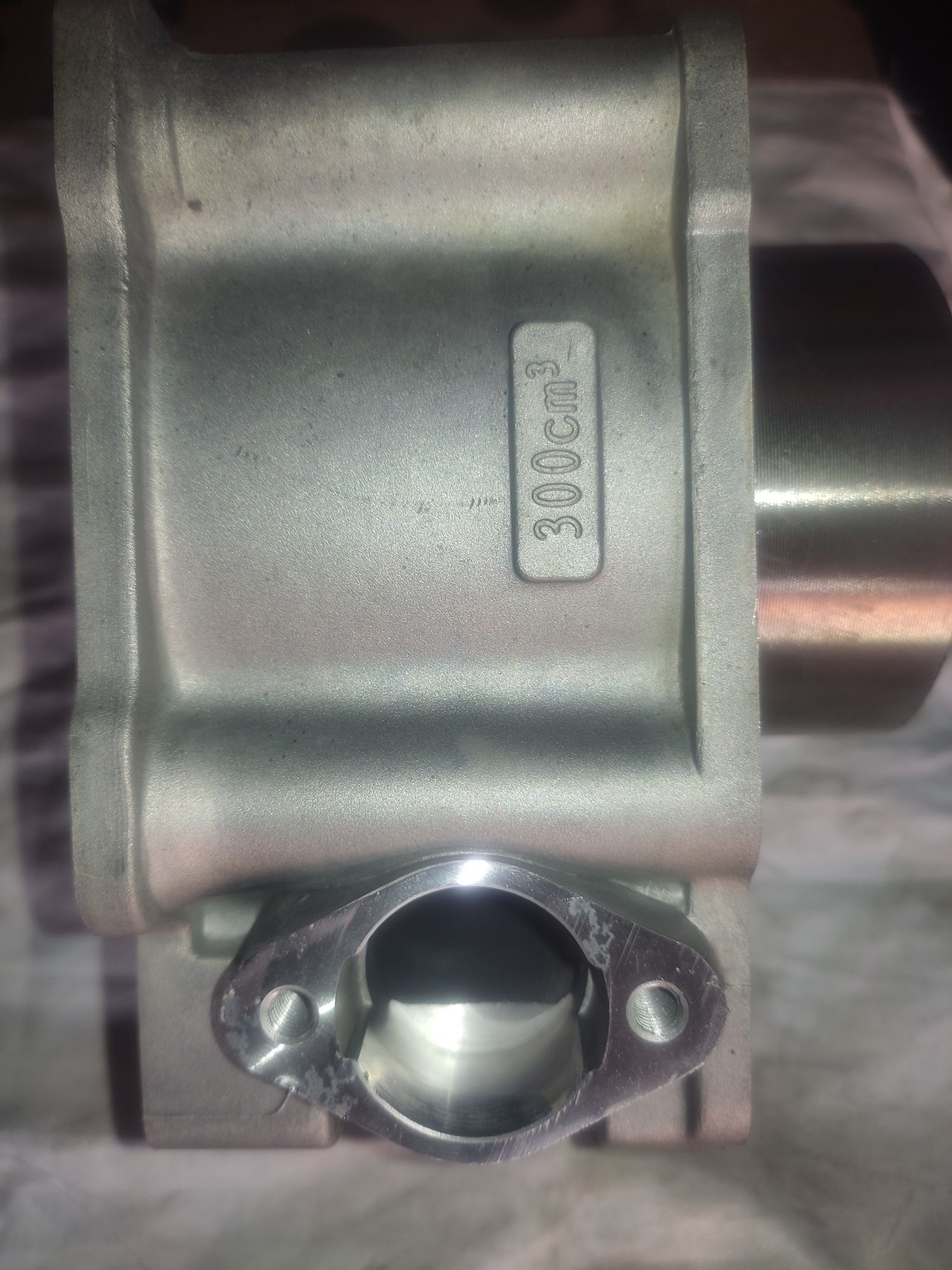 Циліндр GEON , KOVI 174 MN 300 CBS . Двигун NB 300