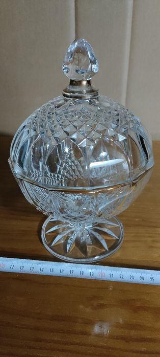 Bomboneira media com pé cristal d'arques