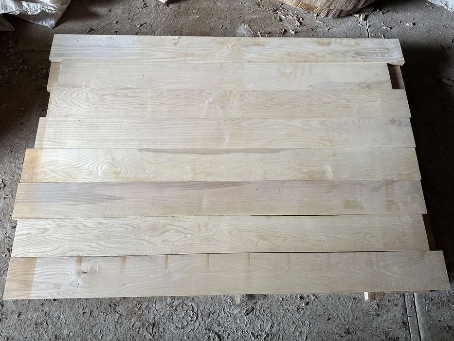 Продам массивную доску из ясеня.