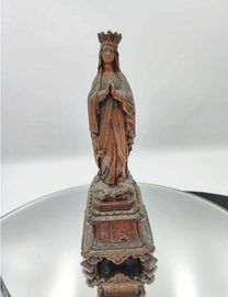 Stara figurka,M.Boska z Lourdes wys.21 cm.
