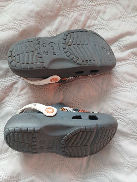 Klapki, sandały Crocs C 12