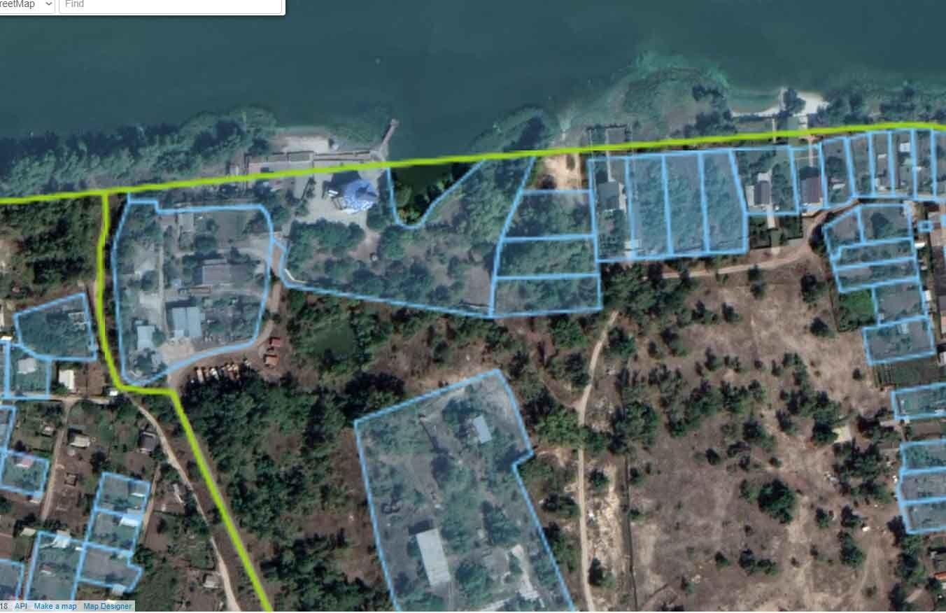 Участок біля води перша лінія