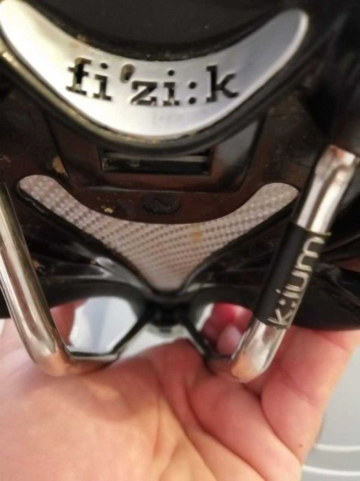 Selim bicicleta. Marca Fizik