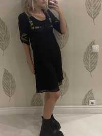 Черное дизайнерское платье с вышивкой Anna Sui
