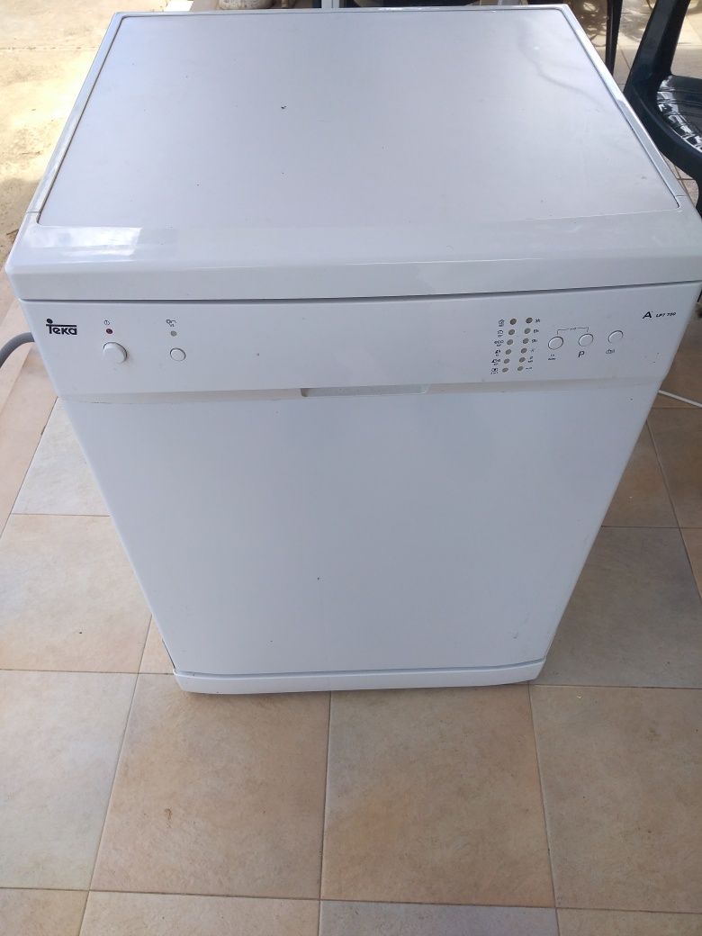 Máquina lavar loiça TEKA